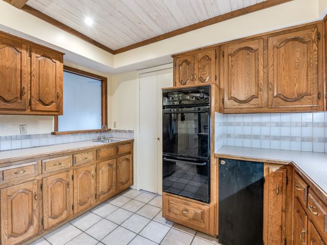614 Old Country Road, Duncanville, TX 75137