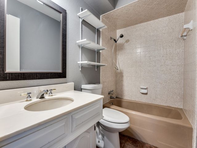 614 Old Country Road, Duncanville, TX 75137