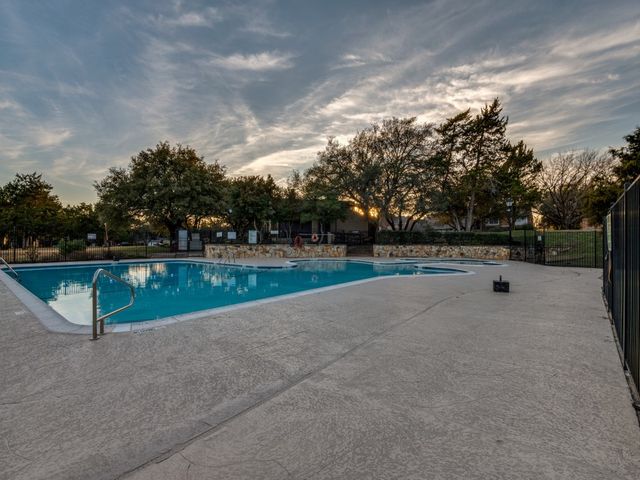 614 Old Country Road, Duncanville, TX 75137