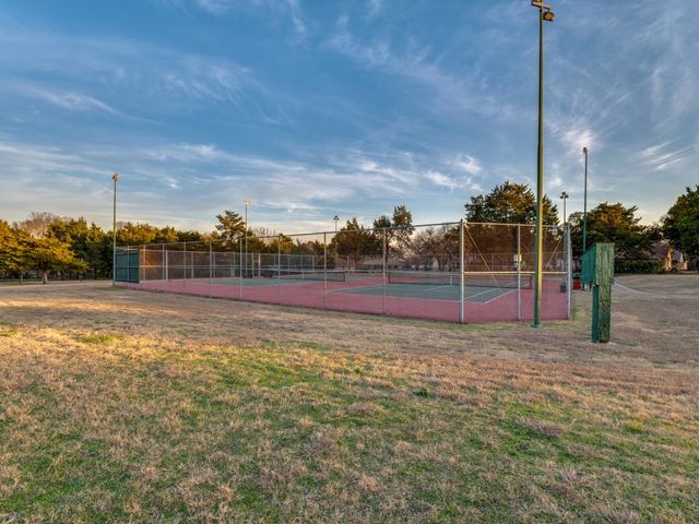 614 Old Country Road, Duncanville, TX 75137