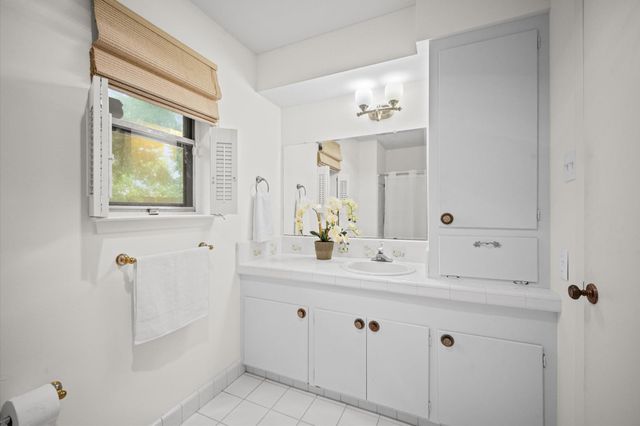 5619 Sheraton Oaks Drive, Houston, TX 77091