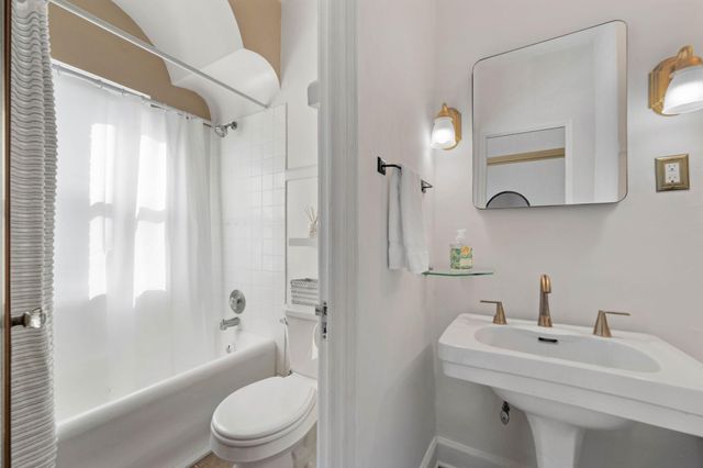 3252 Fremont Avenue S 203, Minneapolis, MN 55408