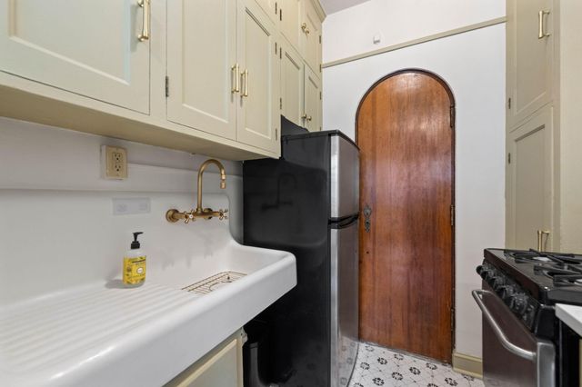 3252 Fremont Avenue S 203, Minneapolis, MN 55408