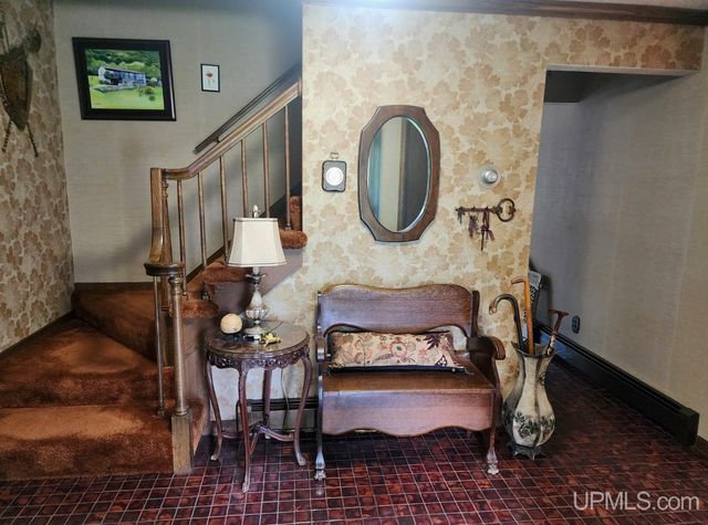 1005 Eleventh Avenue, Houghton, MI 49931