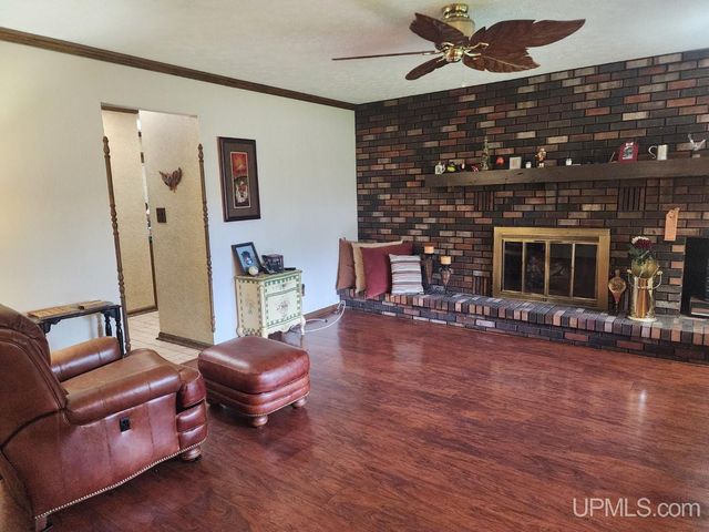 1005 Eleventh Avenue, Houghton, MI 49931