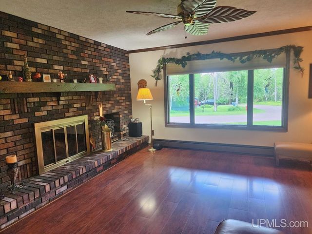 1005 Eleventh Avenue, Houghton, MI 49931