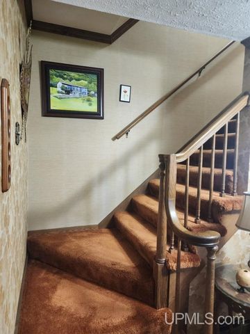 1005 Eleventh Avenue, Houghton, MI 49931