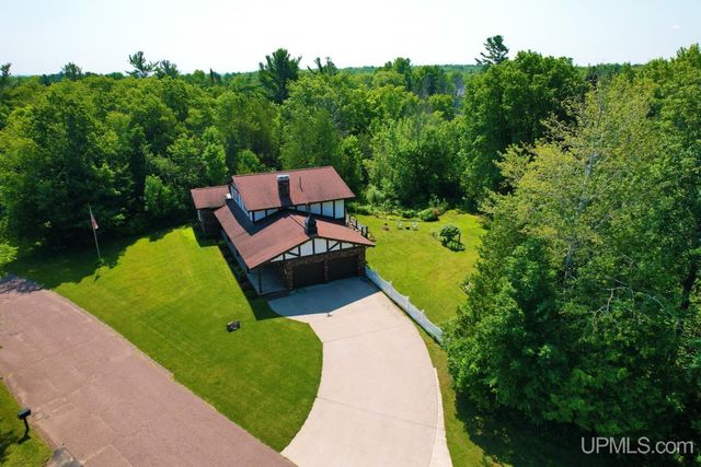 1005 Eleventh Avenue, Houghton, MI 49931