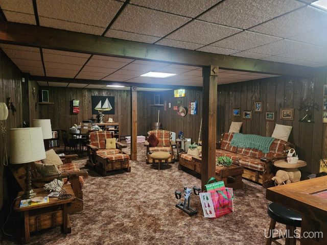 1005 Eleventh Avenue, Houghton, MI 49931