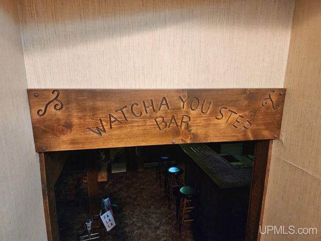 1005 Eleventh Avenue, Houghton, MI 49931