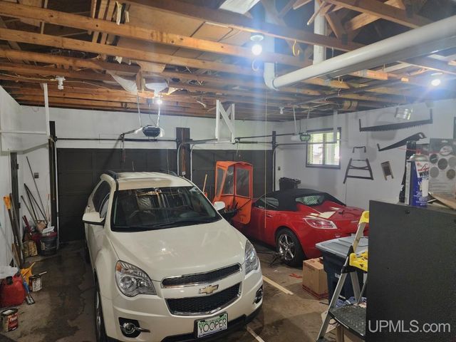 1005 Eleventh Avenue, Houghton, MI 49931