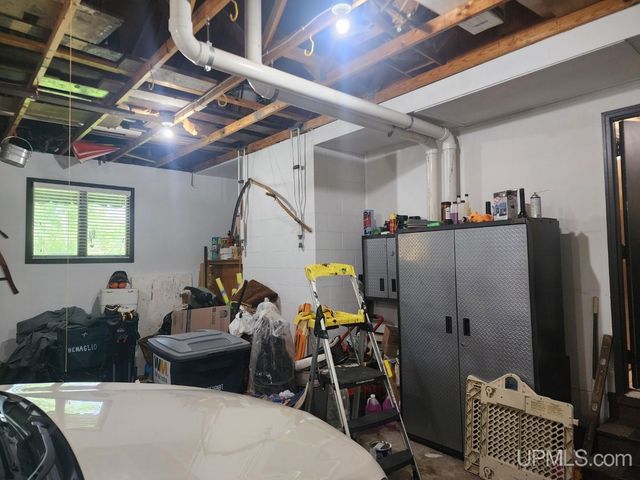 1005 Eleventh Avenue, Houghton, MI 49931