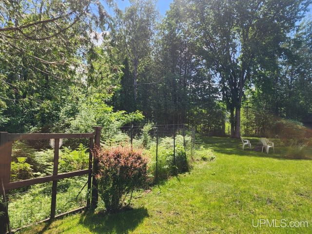 1005 Eleventh Avenue, Houghton, MI 49931