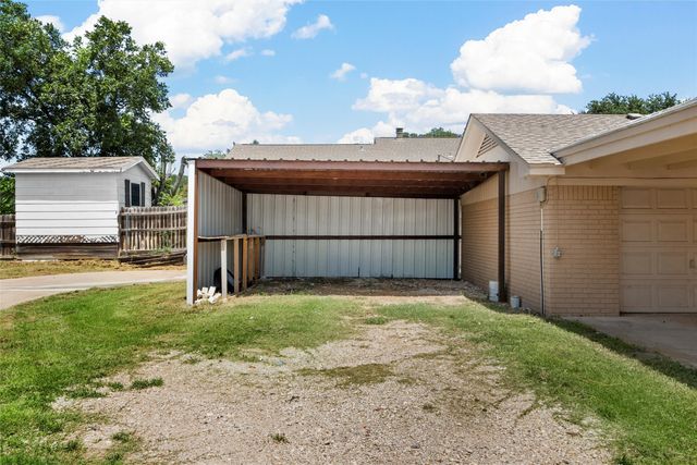 8509 Briargrove Drive, Woodway, TX 76712