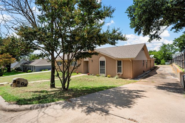 8509 Briargrove Drive, Woodway, TX 76712