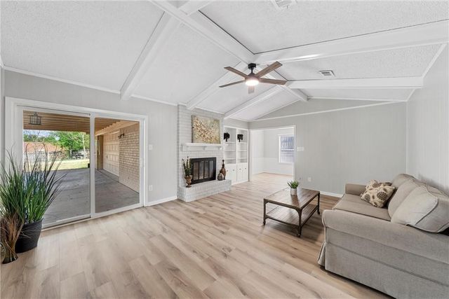 8509 Briargrove Drive, Woodway, TX 76712