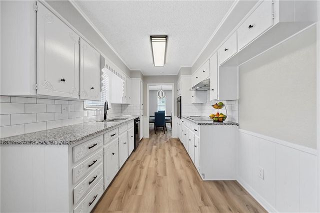 8509 Briargrove Drive, Woodway, TX 76712