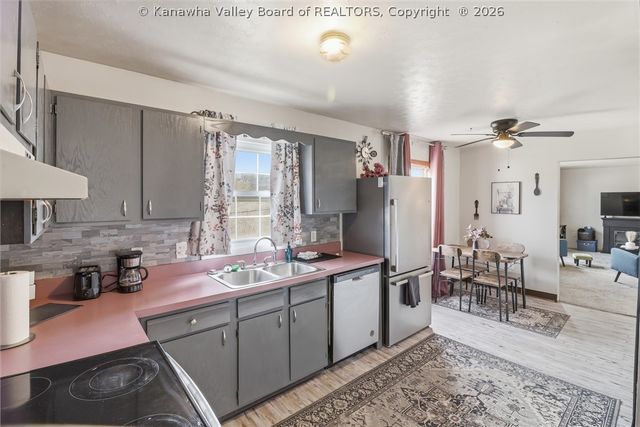 729 Daverton Road, South Charleston, WV 25303
