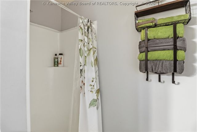 729 Daverton Road, South Charleston, WV 25303