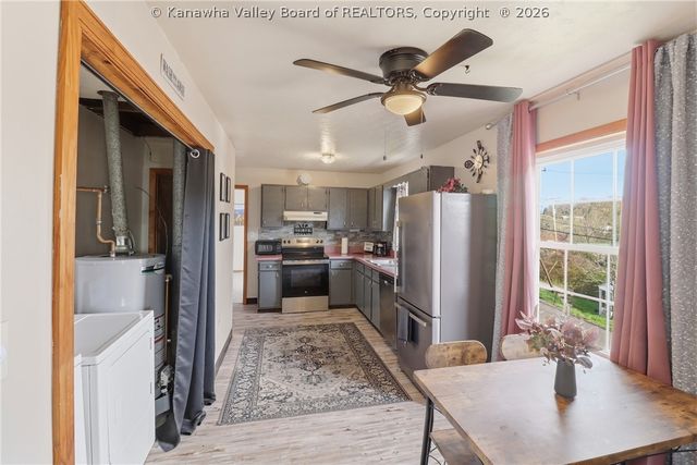729 Daverton Road, South Charleston, WV 25303