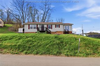 729 Daverton Road, South Charleston, WV 25303