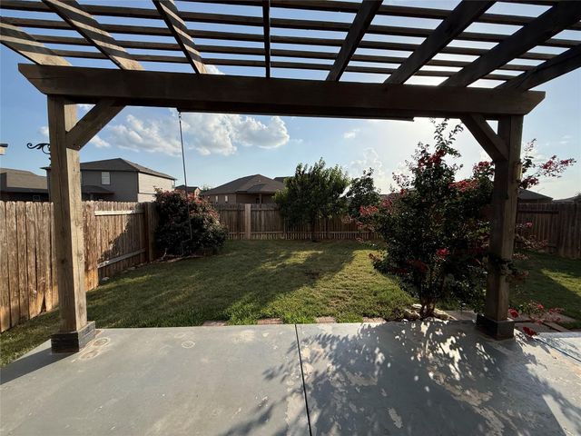 216 Continental Ave, Liberty Hill, TX 78642
