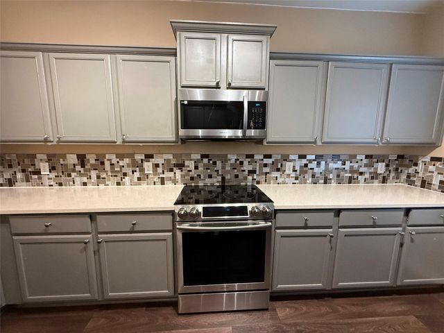 216 Continental Ave, Liberty Hill, TX 78642