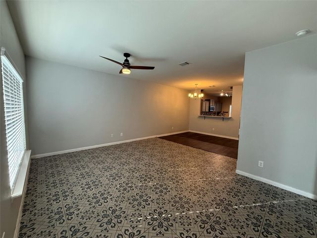 216 Continental Ave, Liberty Hill, TX 78642