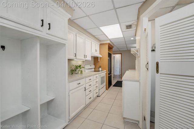 26414 Waldorf Street, Roseville, MI 48066