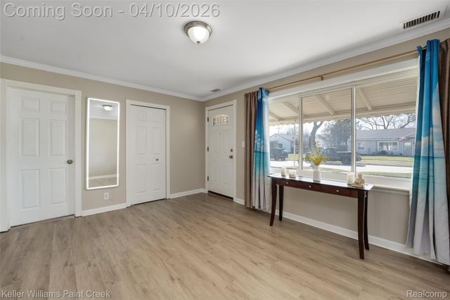 26414 Waldorf Street, Roseville, MI 48066