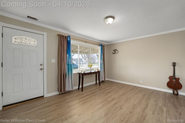 26414 Waldorf Street, Roseville, MI 48066