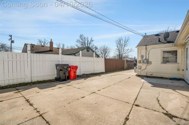 26414 Waldorf Street, Roseville, MI 48066