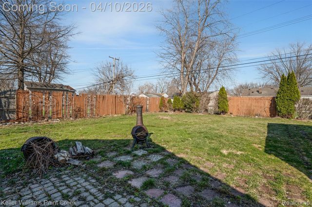 26414 Waldorf Street, Roseville, MI 48066