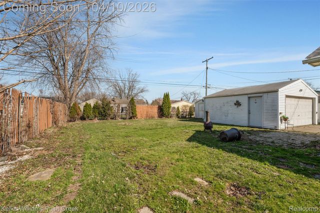 26414 Waldorf Street, Roseville, MI 48066