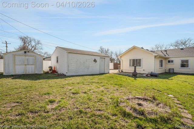 26414 Waldorf Street, Roseville, MI 48066