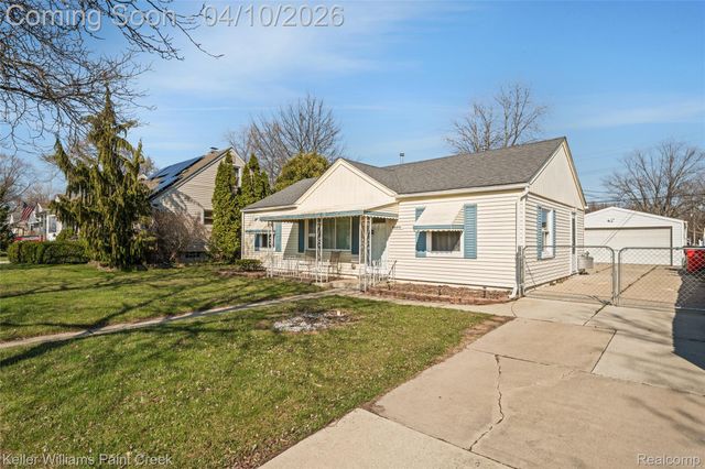 26414 Waldorf Street, Roseville, MI 48066