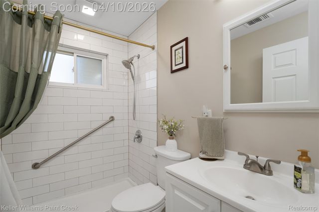 26414 Waldorf Street, Roseville, MI 48066