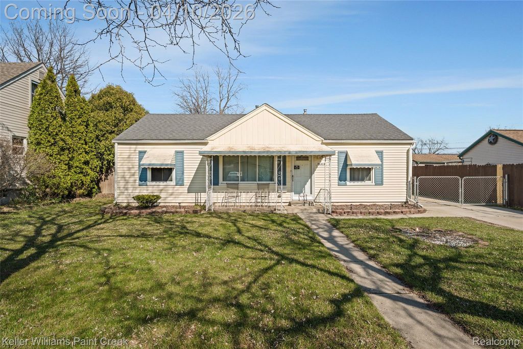 26414 Waldorf Street, Roseville, MI 48066