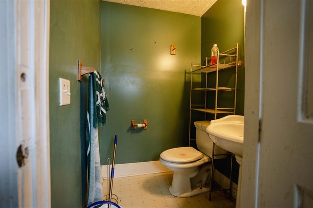 919 Princeton Avenue, Lansing, MI 48915