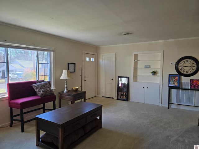 815 S 1st Street, Mayfield, KY 42066