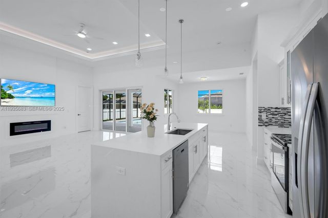 3923 NW 38TH ST, Cape Coral, FL 33993