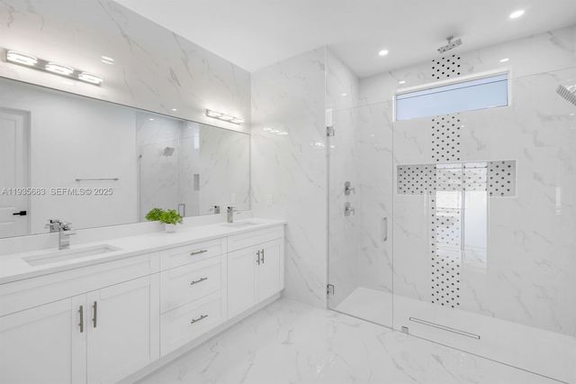 3923 NW 38TH ST, Cape Coral, FL 33993