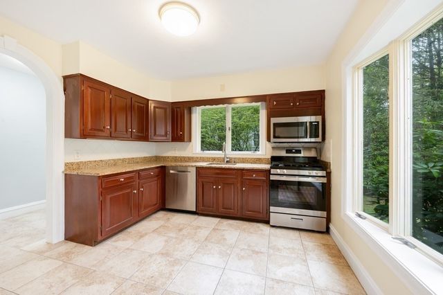 320 Quinobequin Rd, Newton, MA 02468