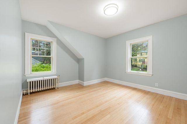 320 Quinobequin Rd, Newton, MA 02468