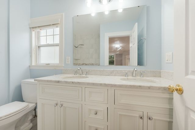 320 Quinobequin Rd, Newton, MA 02468