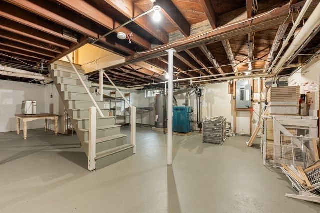 320 Quinobequin Rd, Newton, MA 02468