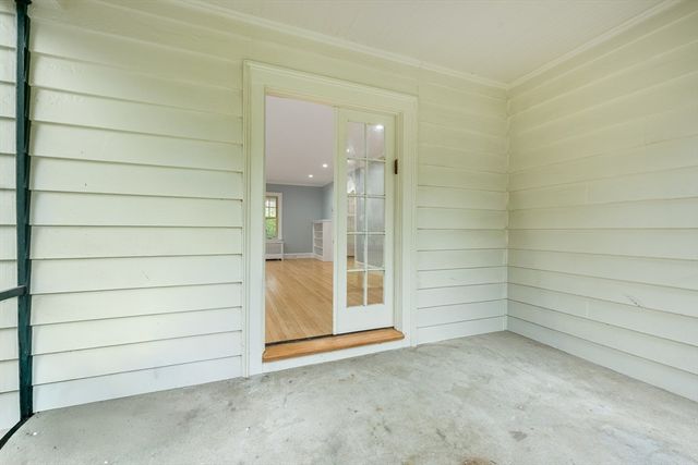 320 Quinobequin Rd, Newton, MA 02468