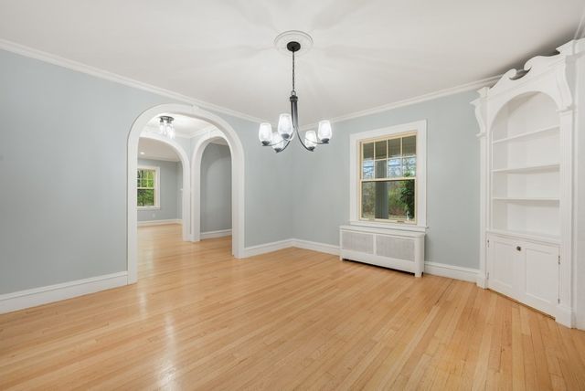 320 Quinobequin Rd, Newton, MA 02468