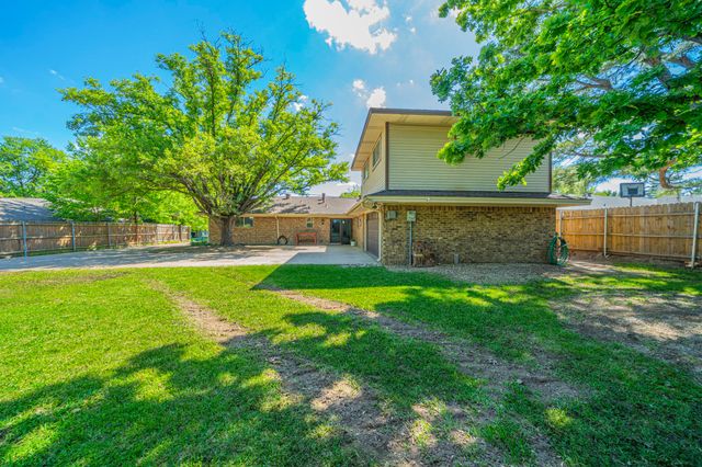 2422 Greenwood Drive, Grand Prairie, TX 75050