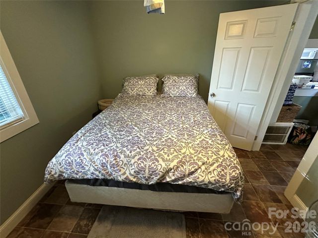162 Clubhouse Drive, New London, NC 28127
